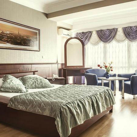 King Hotel Печ Экстерьер фото