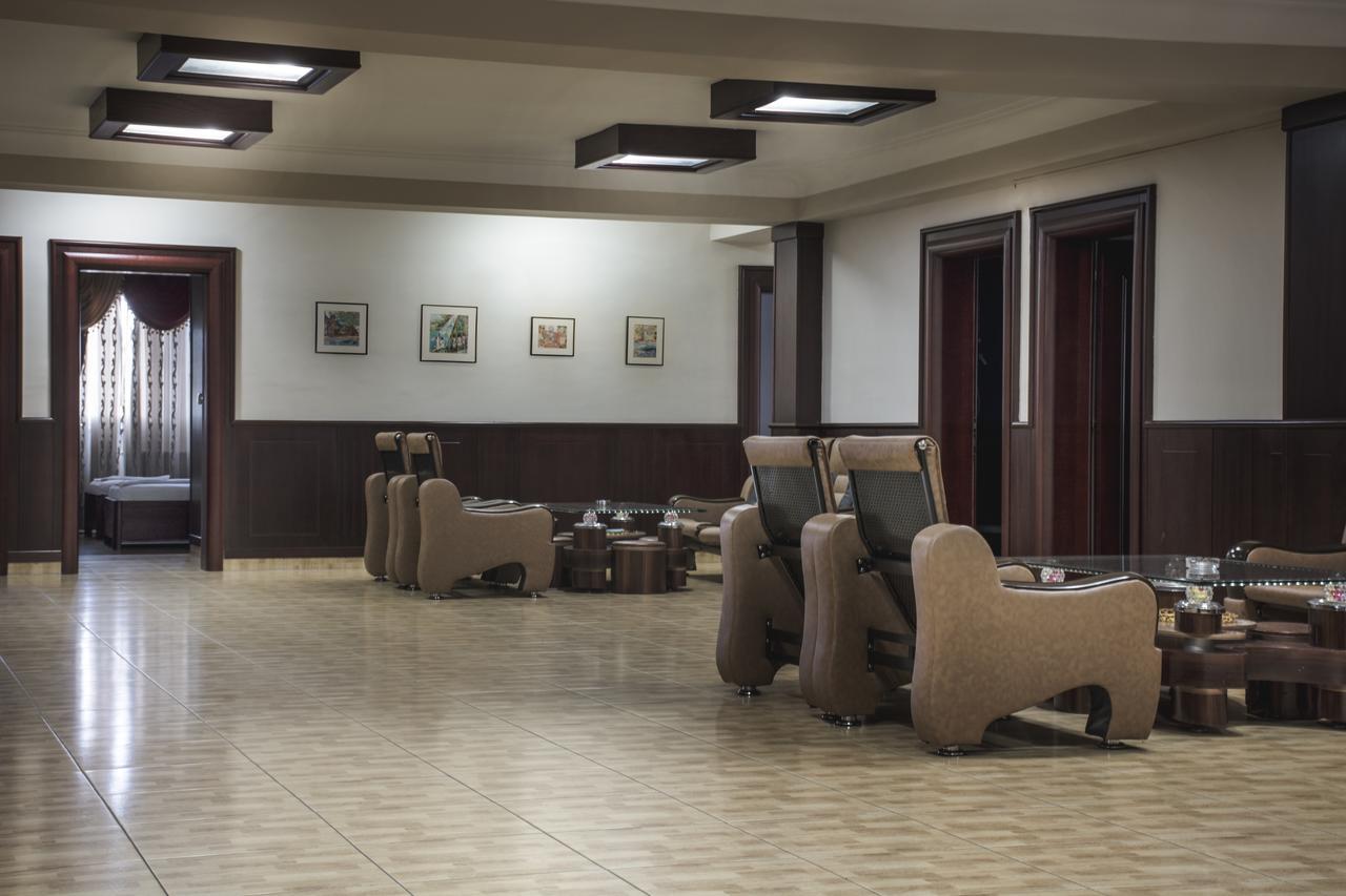 King Hotel Печ Экстерьер фото