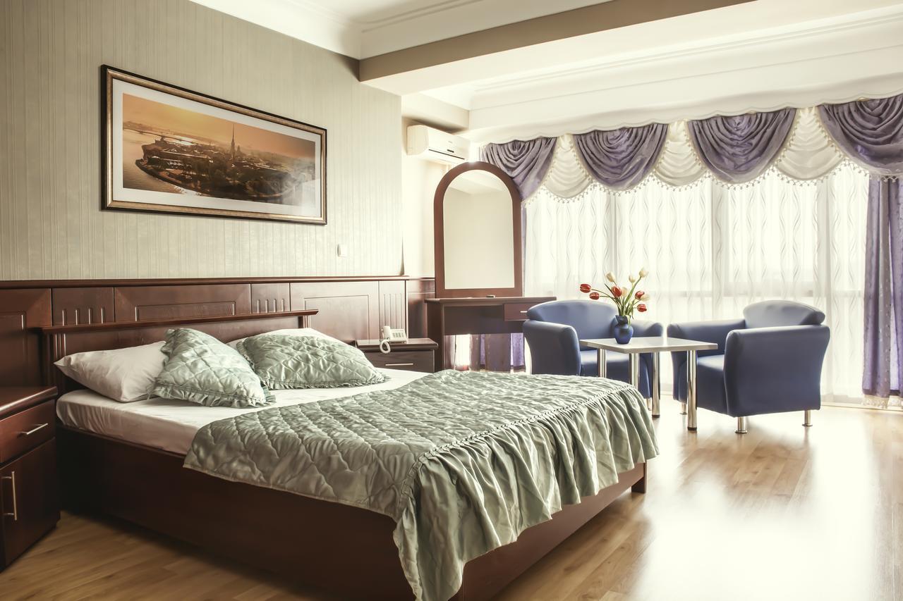 King Hotel Печ Экстерьер фото