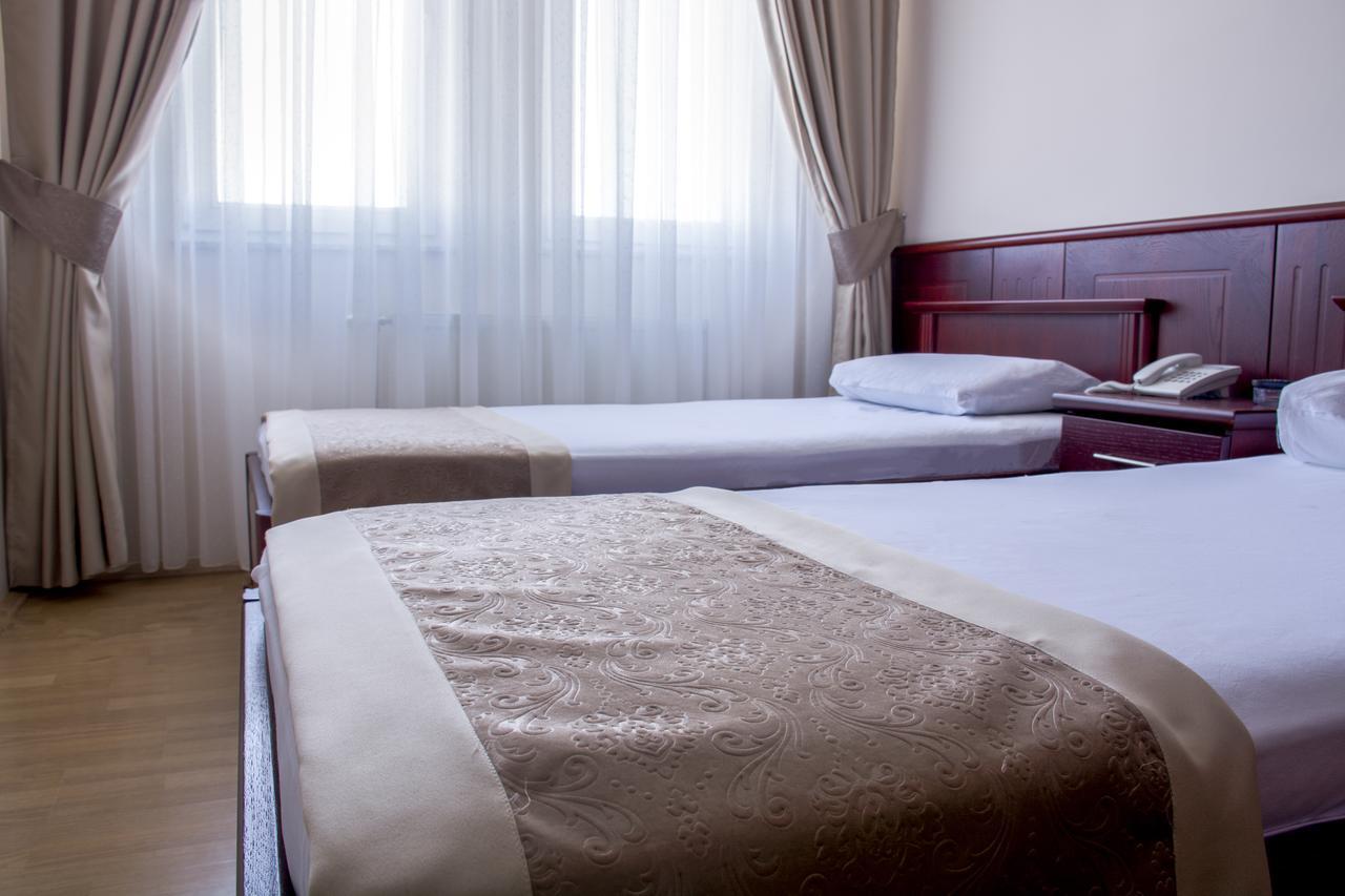 King Hotel Печ Экстерьер фото