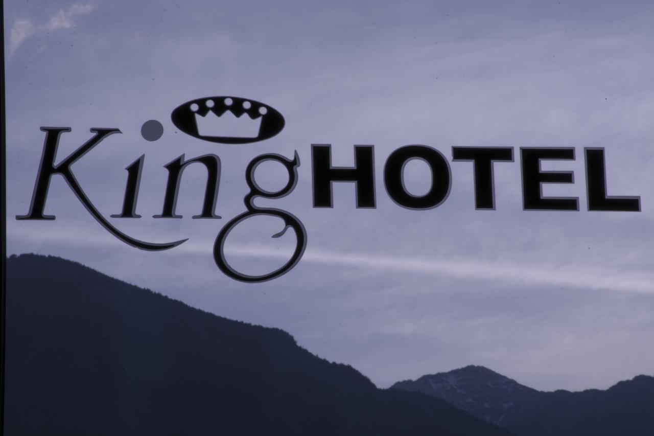 King Hotel Печ Экстерьер фото