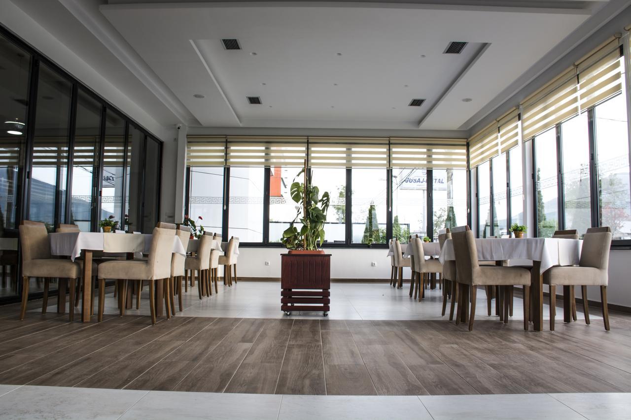 King Hotel Печ Экстерьер фото