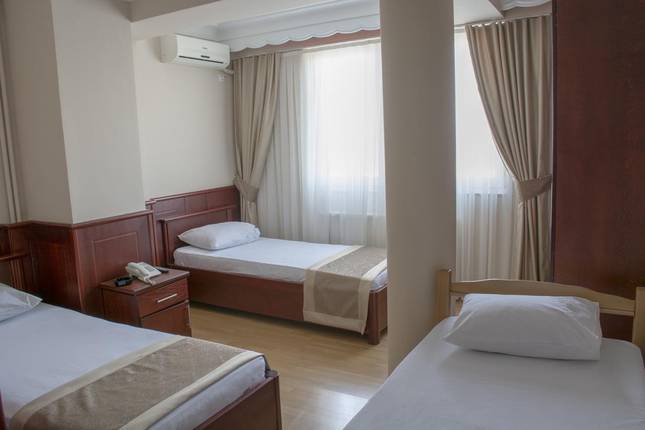 King Hotel Печ Экстерьер фото