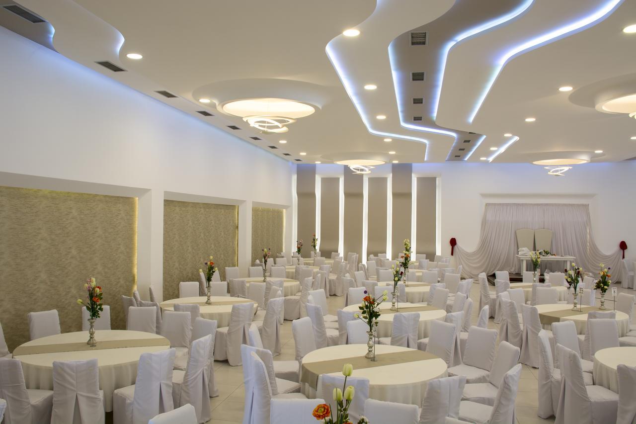 King Hotel Печ Экстерьер фото