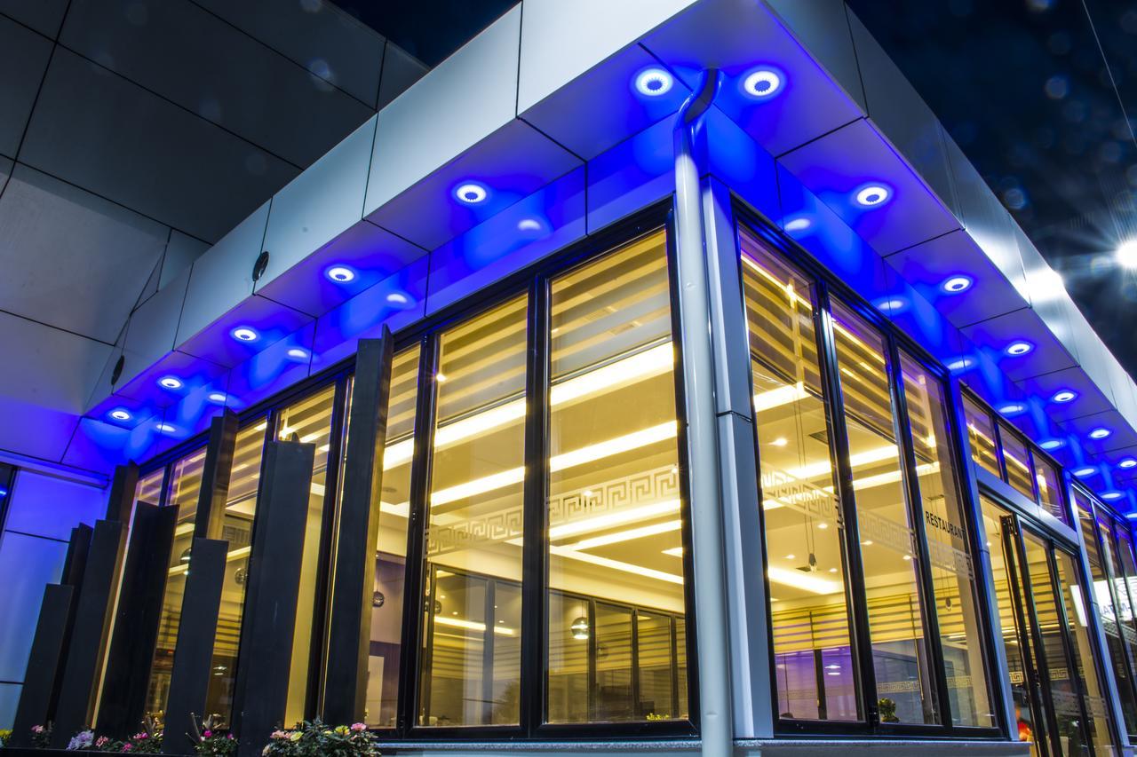 King Hotel Печ Экстерьер фото